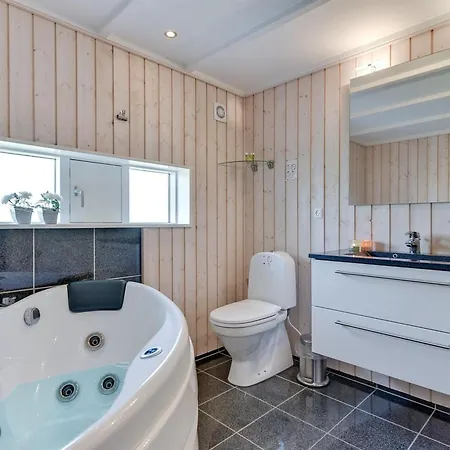 Domna - 800m From The Sea By Interhome Feriehus